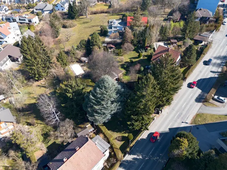 Traumhaftes Grundstück in Grazer Bestlage mit Stadtblick