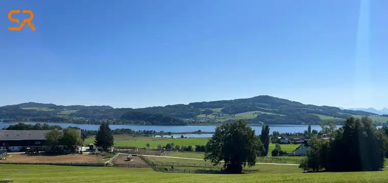 Seeblick und Erholung: Einzigartiges Grundstück in Seeham zu verkaufen