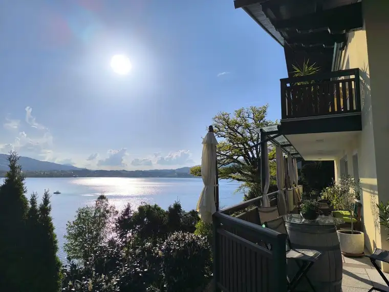 Ein Haus. Ein See. Ein Traum(blick). Zwei Wohneinheiten - Wohnen &amp; Vermieten oder Zweifamilienhaus 