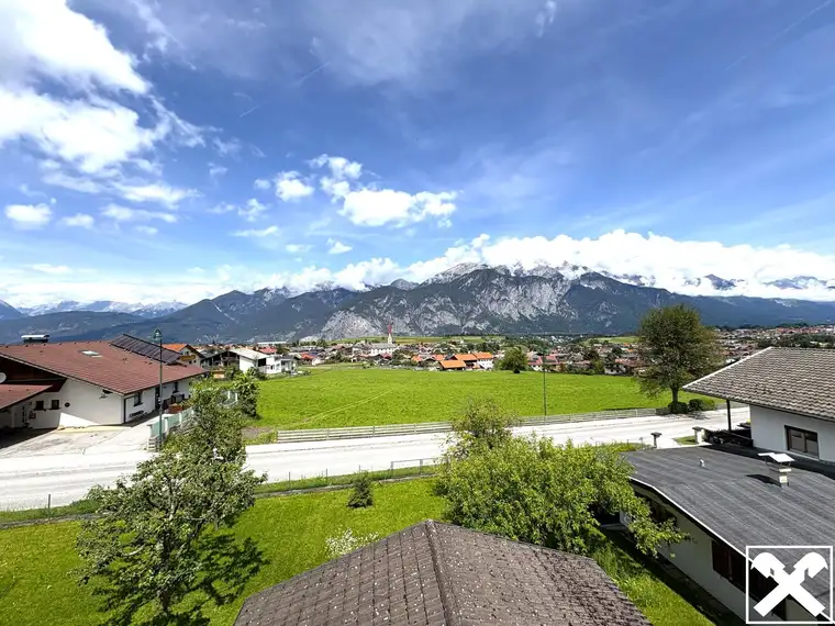 Ihr neues Zuhause in den Alpen – Charmante 4-Zimmer-Wohnung in Axams mit traumhaftem Ausblick
