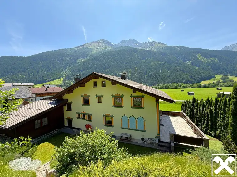 Attraktive Investitionschance: Großes Mehrparteienhaus mit viel Potenzial bei St. Anton am Arlberg