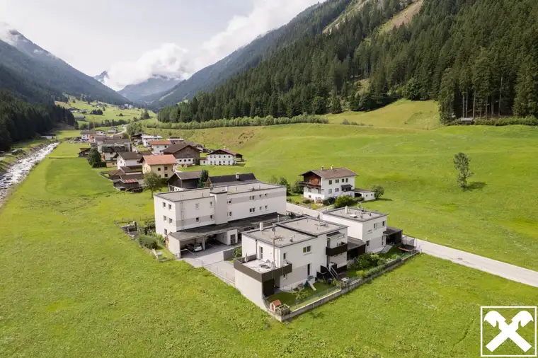 Luxus trifft Natur – Stilvolles und hochwertiges Eckreihenhaus in ruhiger Umgebung