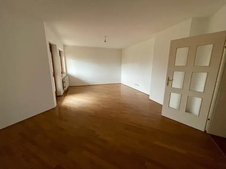 Dietachdorf - gepflegte 3-Zimmer-Wohnung mit Loggia