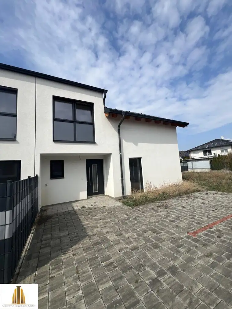 Erstbezugs-Haus mit 2 KFZ Stellplätzen zu Kaufen!