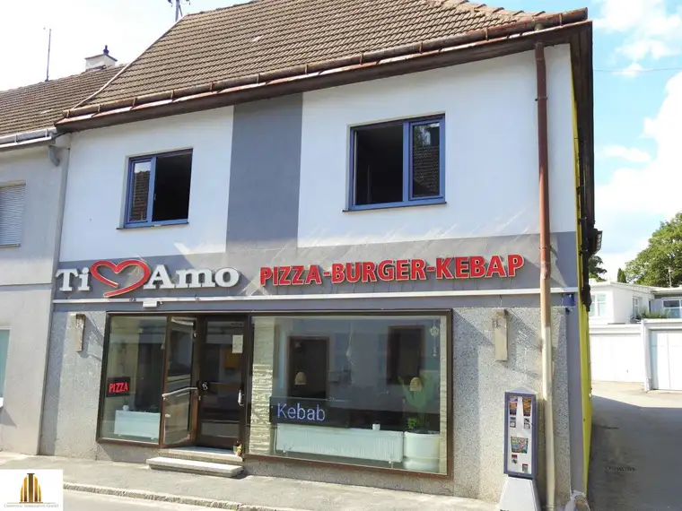 Charmantes Einfamilienhaus mit modernem Geschäftslokal, angrenzendem Nebengebäude und vier Garagen, in Heidenreichstein im Waldviertel!