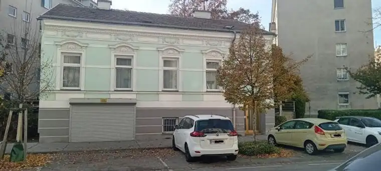 Antikes Wohnhaus mit Garten