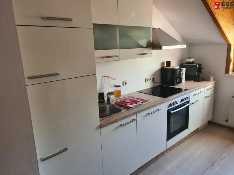 3-Zimmer-Wohnung mit Loggia (Wintergarten) in Attnang-Puchheim! Privater Parkplatz und Keller vorhanden!