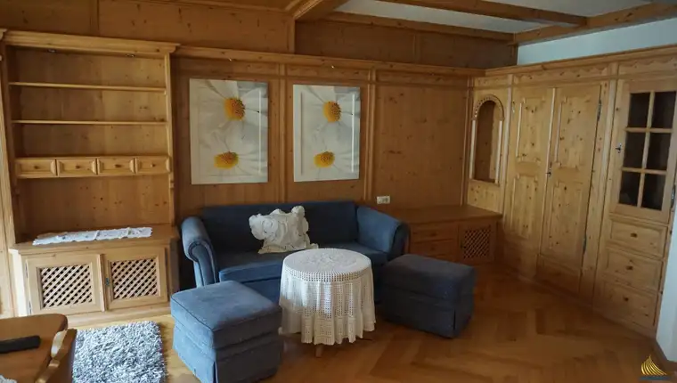 2 Zimmer Wohnung mit Balkon, Garage und allgemein Garten AXAMS
