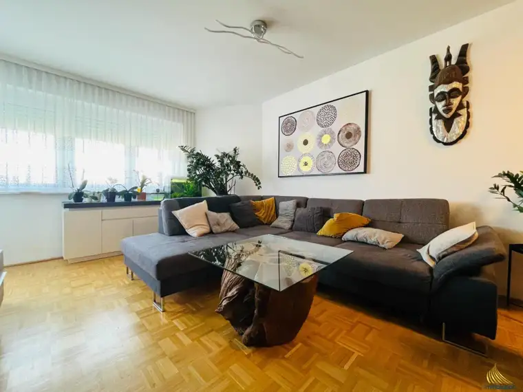 Traumhafte Maisonette-Wohnung in Linz: Renoviert, geräumig, mit Loggia, Garage und günstigen Betriebskosten!