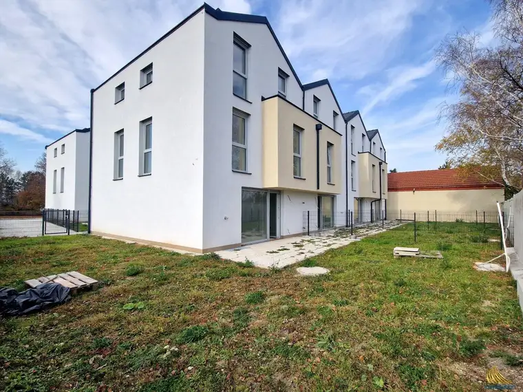 Exklusive Neubau-Reihenhäuser – Modern, energieeffizient, Keller &amp; sofort verfügbar
