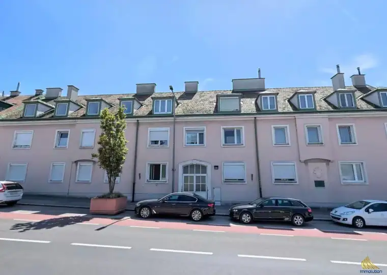 Zentrale Dachgeschosswohnung in Schwechat