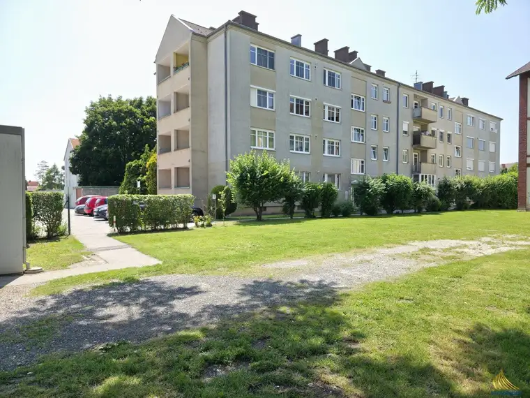 Helle 3-Zimmer-Wohnung mit 2 Loggien – 700m zum Neufelder See !