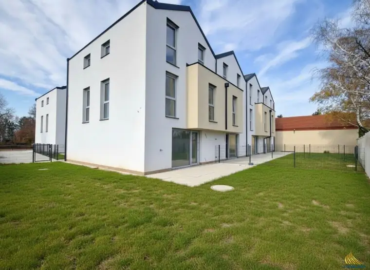 Neubau - schlüsselfertige - Reihenhäuser mit Keller - Ziegelmassiv - Luftwärmepumpe - 2 Stellplätze