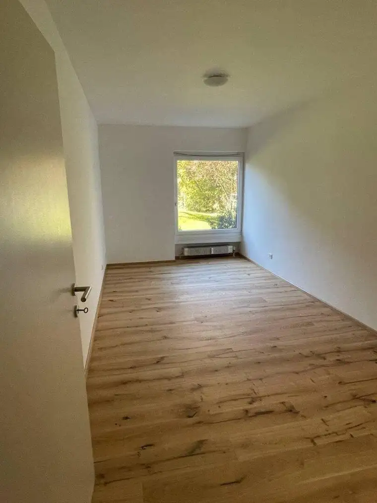 "PARSCH - Familienfreundliche 3 Zimmer Wohnung mit Balkon im Grünen"