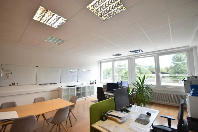"BÜRO/PRAXIS/CO-WORKSPACE in Bergheim mit guter Anbindung"