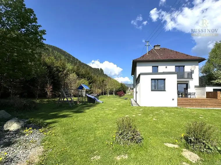 Großzügiges Einfamilienhaus mit herrlichem Garten
