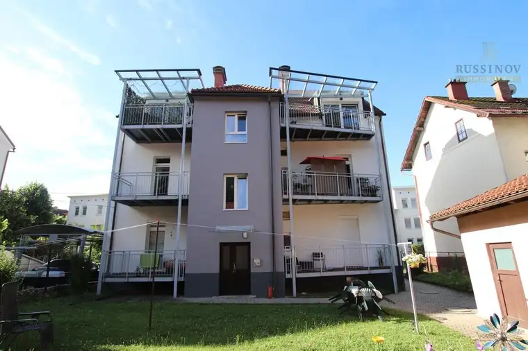 Zentrales Leben mit Balkon