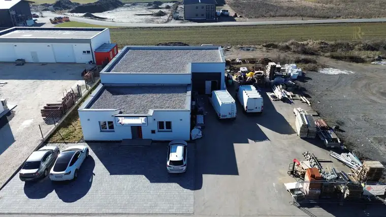 Neuwertiges Gewerbeobjekt im Gewerbepark Grafenstein #Büroobjekt #Lagerhalle #Top-Zustand