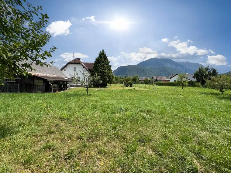 Großflächiges Bauland mit über 3.000m² samt Altbestand #Karawankenblick