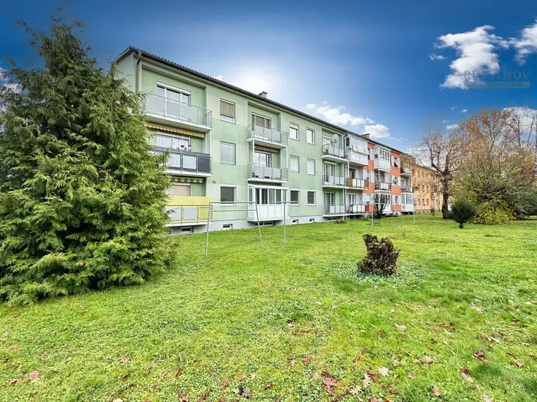 Familienfreundliche 3-Zimmer-Wohnung mit Loggia