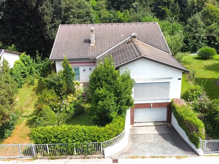 Zweifamilienhaus mit 2 Wohneinheiten in beliebter Lage