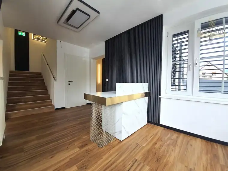 Modern ausgestattete Ordinationsräumlichkeit - komplett eingerichtet und sofort nutzbar!