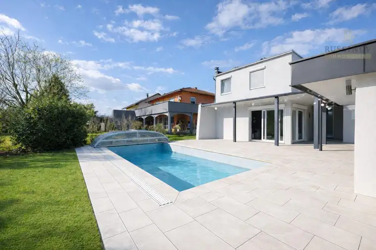 Großzügiges Architektenhaus mit Pool in LKH-Nähe #Zentrumsnähe #Annabichl #Wohlfühlen