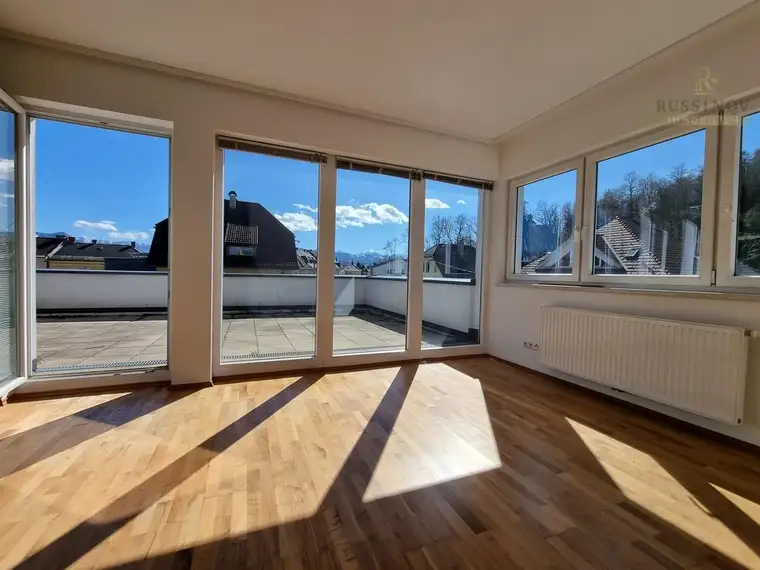 Herrliche Dachgeschoßwohnung mit Süd-West Terrasse am Fuße des Kreuzbergl