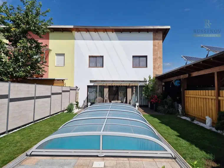 Traumhafte Doppelhaushälfte mit beheizten Pool und PV-Solar-Anlage