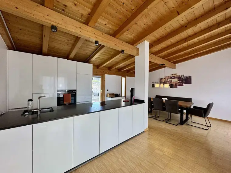 Sonnige 4,5 Zimmer Dachgeschosswohnung