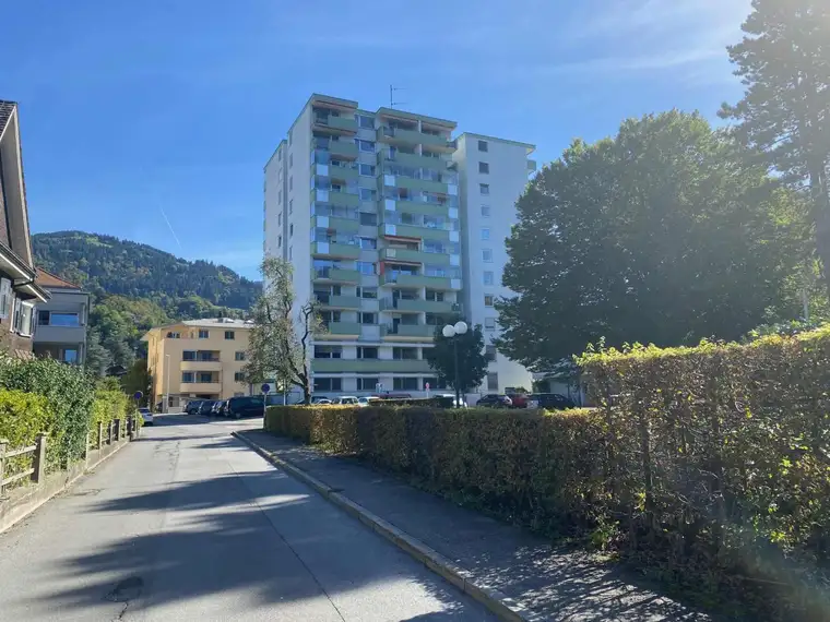 Kompakt, zentral und mit Weitblick: Charmantes 1-Zimmer-Appartement mit Balkon