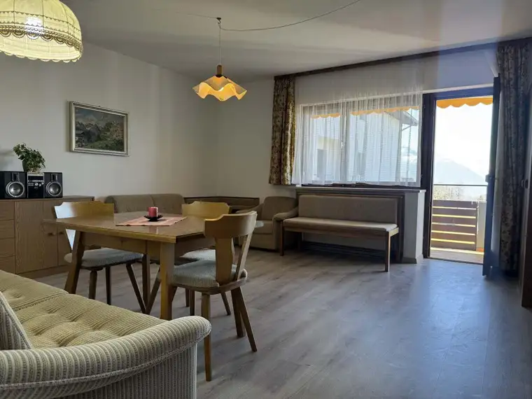 1-Zimmer-Appartement in ruhiger Berglage