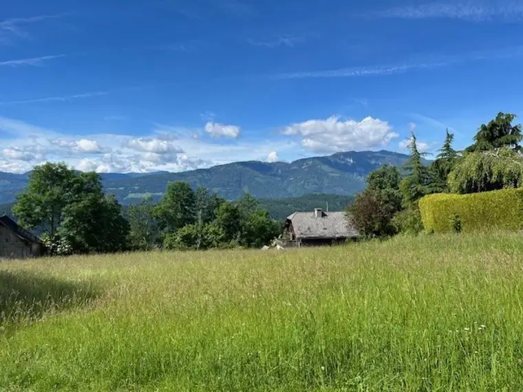 Traumhaftes Baugrundstück mit Berg- und Seeblick am Millstätter See / Kärnten