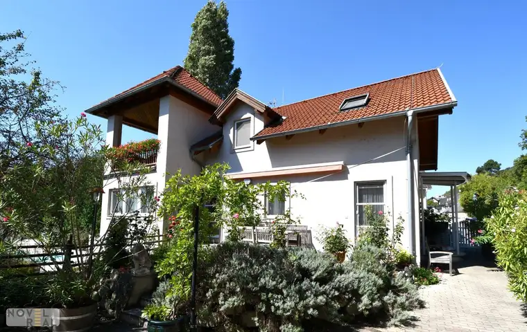 Gepflegte Villa in Langenzersdorf: 1.500 m² Grundstück, Pool, Garage mit 6 Stellplätzen