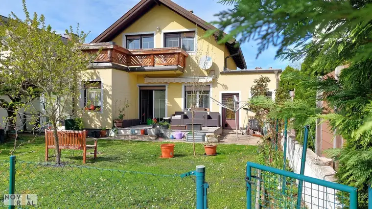 Stilvolles Wohnen in gepflegtem Haus mit Garten und Garage in 1230 Wien - perfekt für Familien!