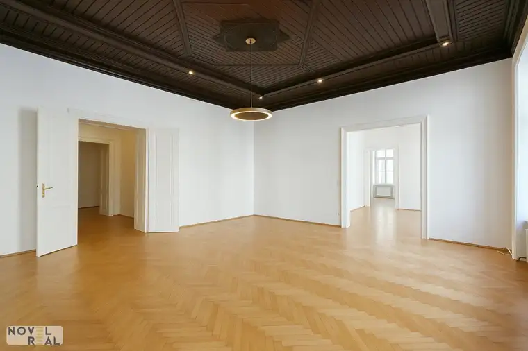 Eleganz trifft Raum: Stilvolle Wohnung in begehrter Währinger Bestlage! - derzeit in Renovierung!