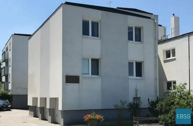 3-Zimmerwohnung im OG mit Loggia 