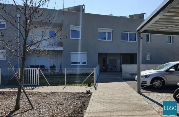 Moderne Familienwohnung im 1.OG mit Loggia