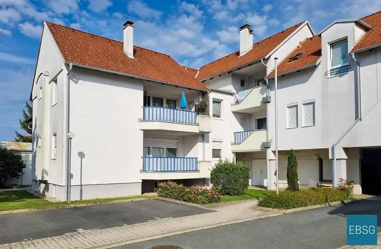 Großzügige Dachgeschosswohnung mit Loggia 