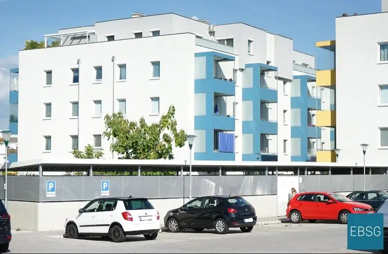 3-Zimmerwohnung im 1.OG mit Loggia