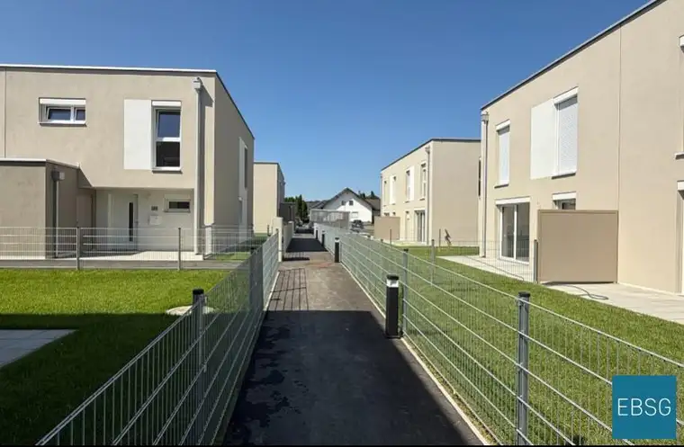 Doppelhaushälfte mit Garten und Terrasse - Top 2