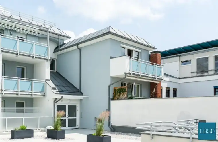 4-Zimmerwohnung im 1.OG mit Terrasse 