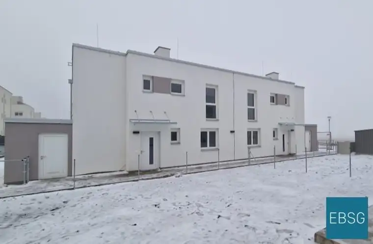 Doppelhaushälfte mit Terrasse und Garten - Top 4