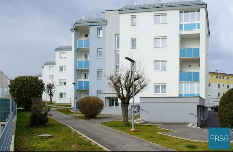 Geräumige Familienwohnung mit Loggia im 4. OG 