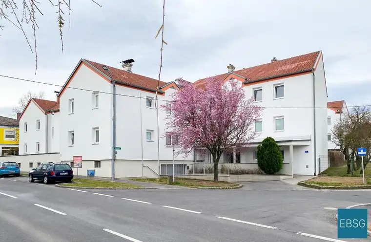 Familienwohnung im EG mit Loggia 