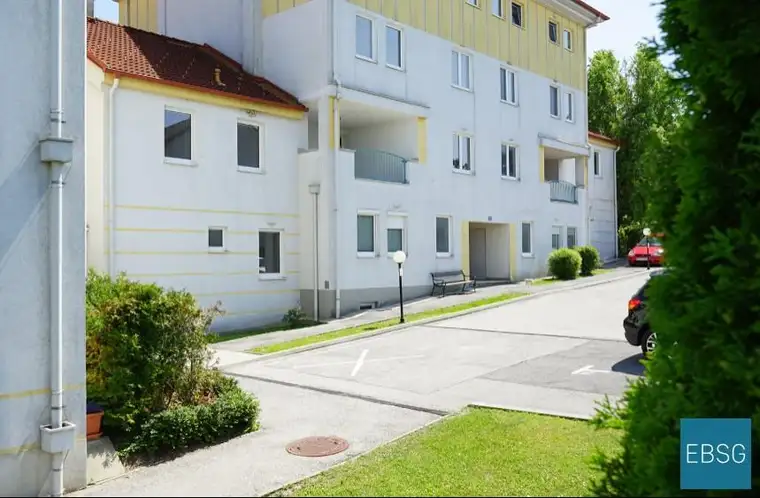 Helle Familienwohnung mit Loggia im 3. OG 