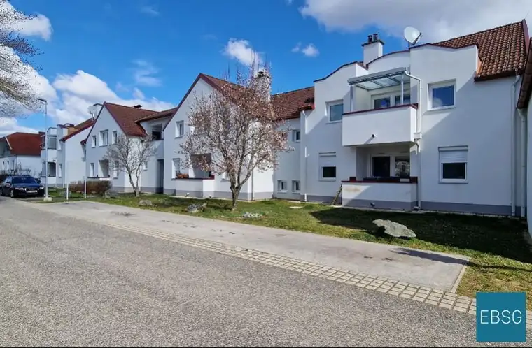 Familienwohnung im OG mit Loggia