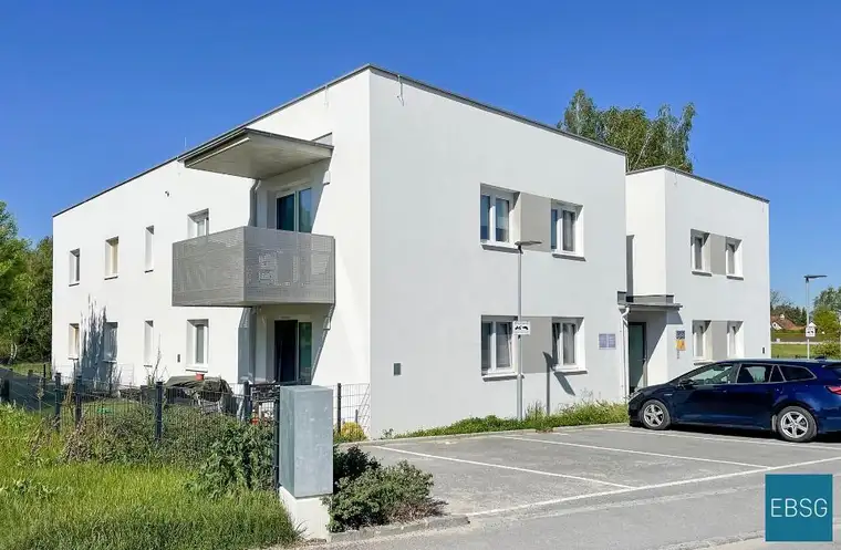 Helle 2-Zimmerwohnung im 1. OG mit Balkon