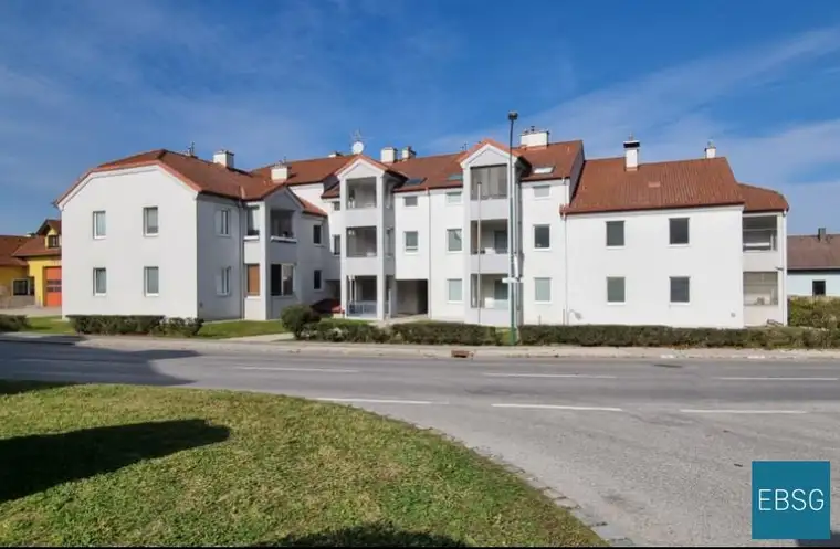 3-Zimmerwohnung im EG mit Loggia