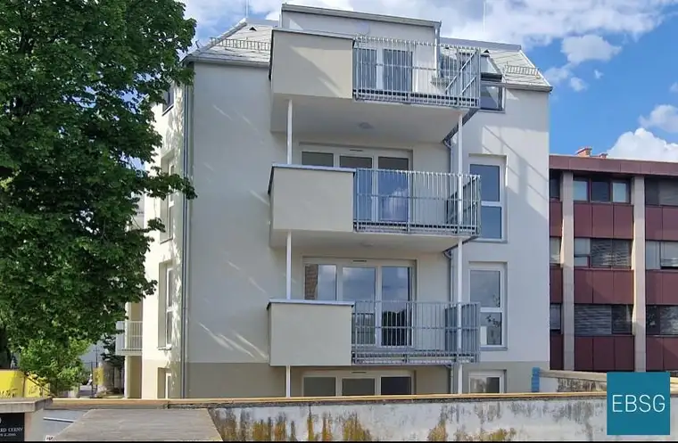 2 Zimmerwohnung im DG mit Balkon